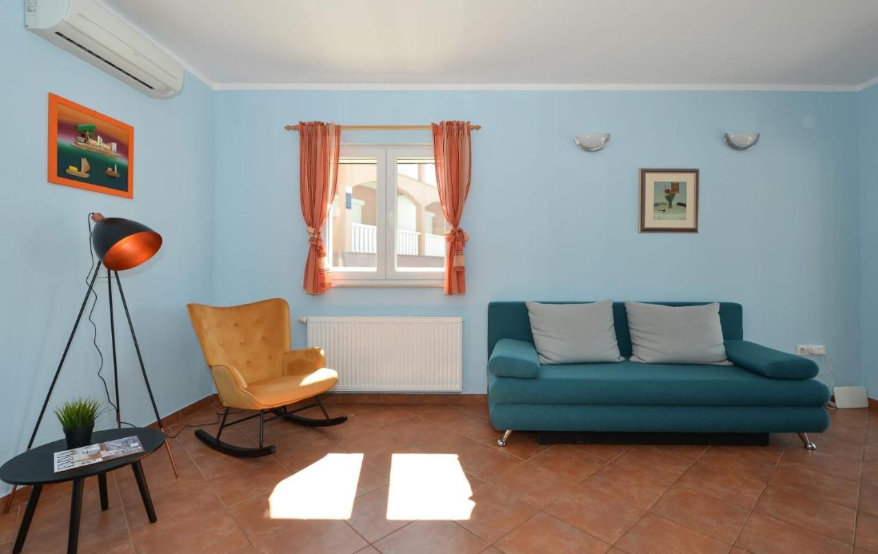 Apartments Santo Trogir - Okrug Gornji Екстер'єр фото