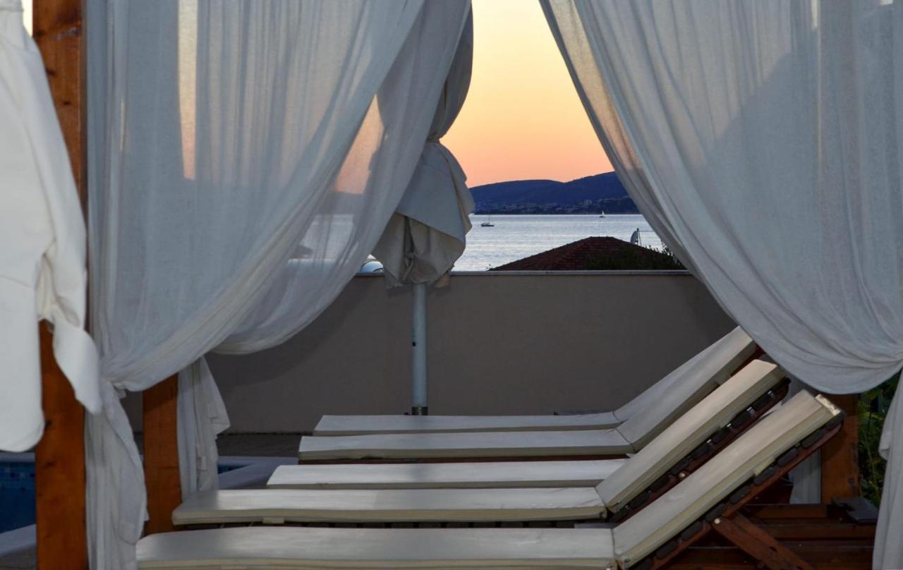 Apartments Santo Trogir - Okrug Gornji Екстер'єр фото