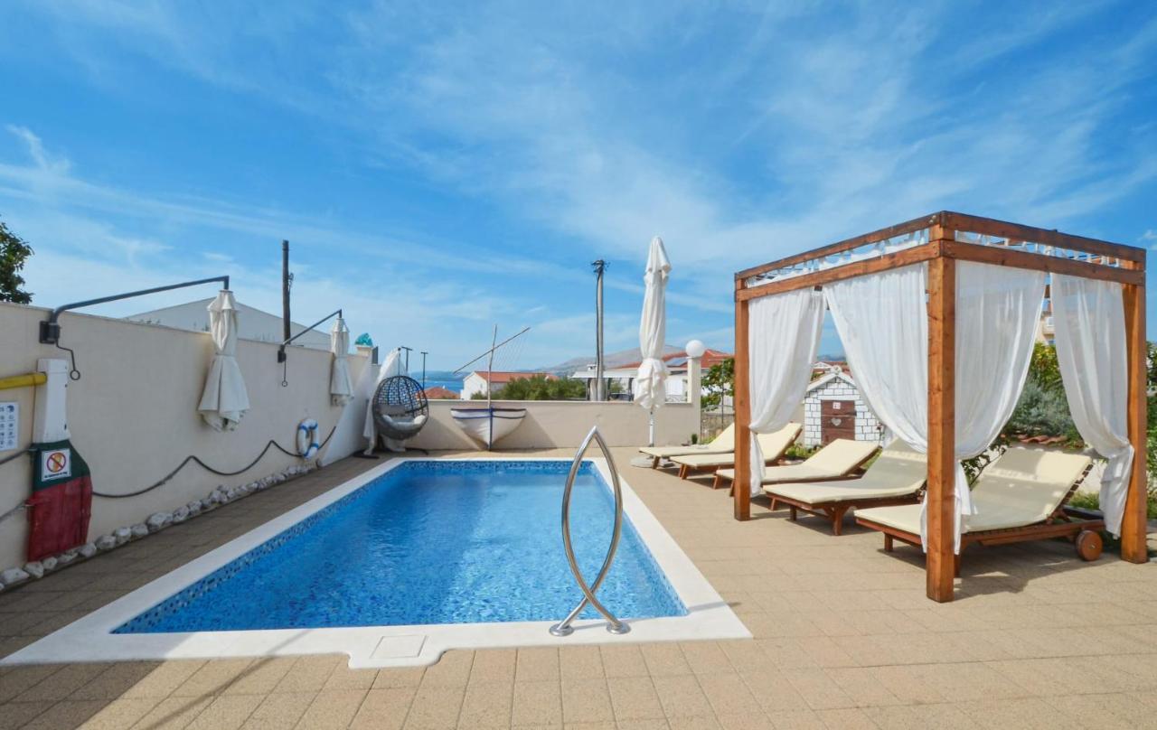 Apartments Santo Trogir - Okrug Gornji Екстер'єр фото