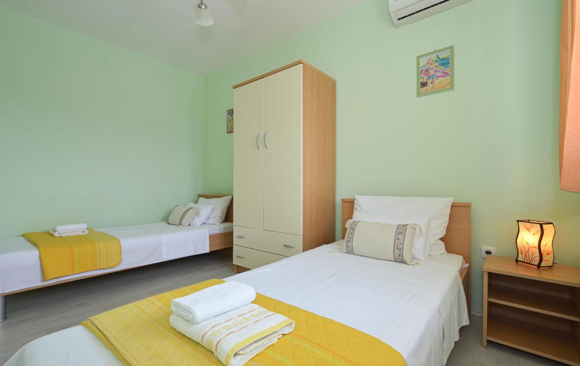 Apartments Santo Trogir - Okrug Gornji Екстер'єр фото