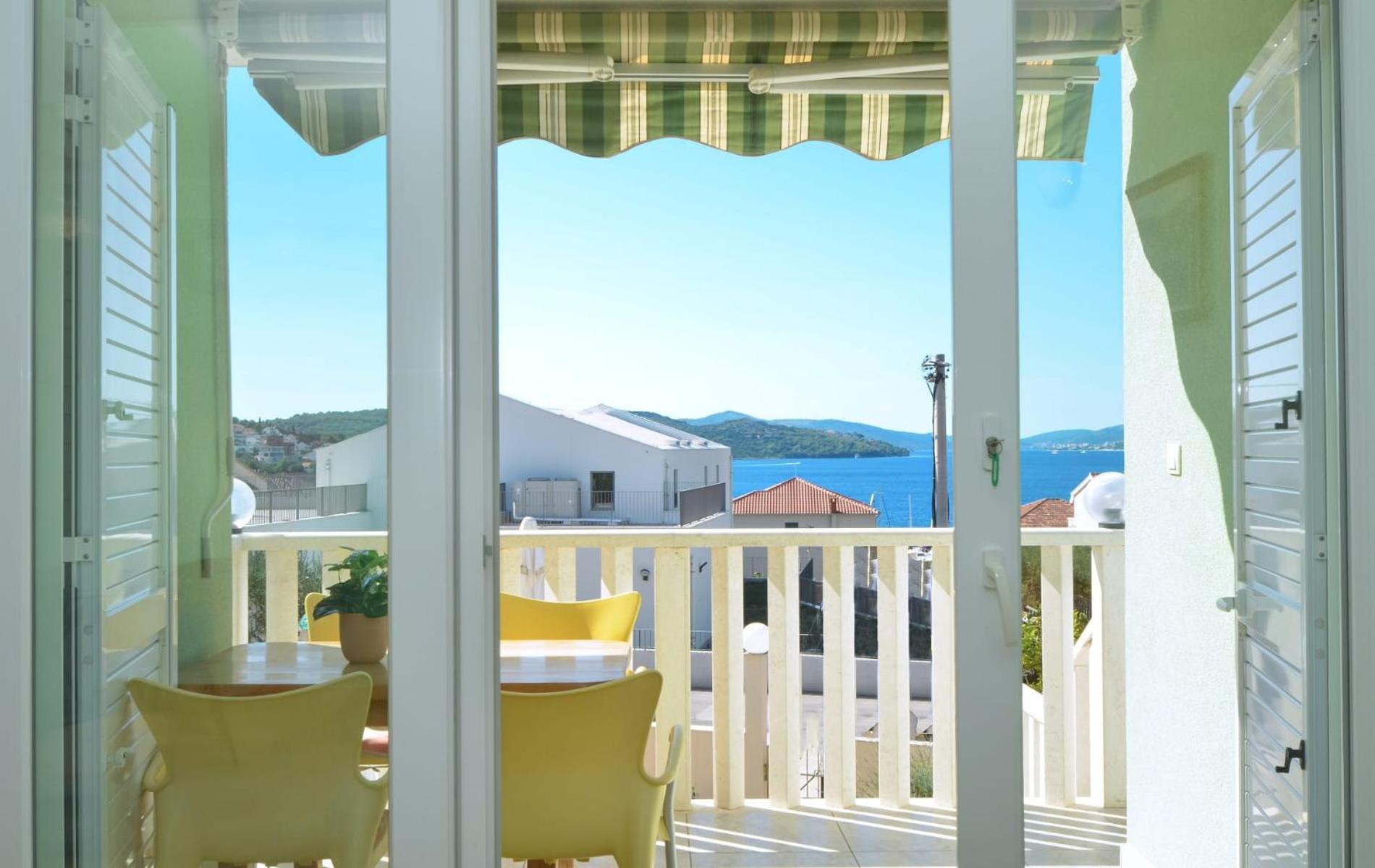Apartments Santo Trogir - Okrug Gornji Екстер'єр фото